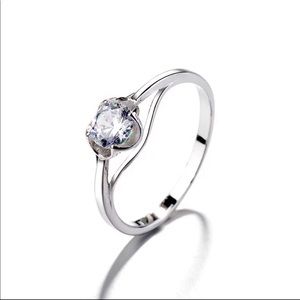 NWT 925 Sterling Silver Engagement Ring